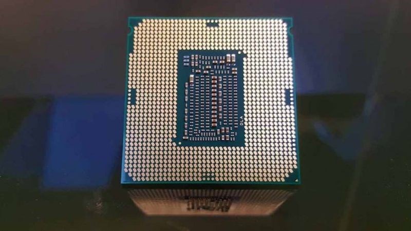 Công nghệ Intel SpeedStep hiệu suất cao cho phép hệ điều hành kiểm soát các lõi P