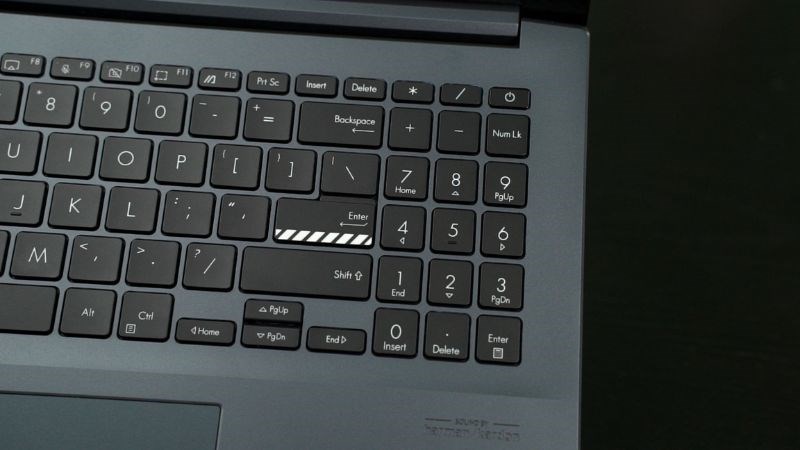 Bàn phím được cải tiến và touchpad cực nhạy